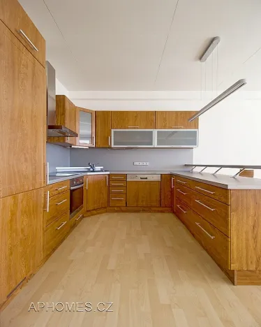 Pronájem bytu 2+kk, Praha - Libeň, Českomoravská, 58 m2