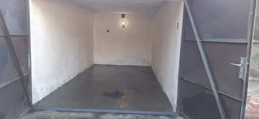 Pronájem garáže, Hradec Králové, 20 m2