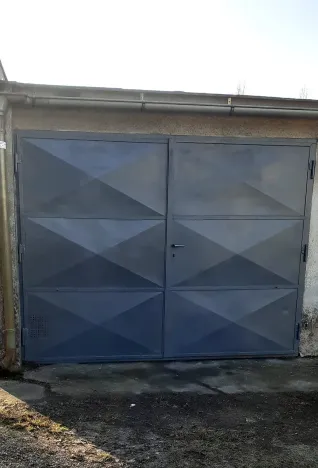 Pronájem garáže, Hradec Králové, 20 m2