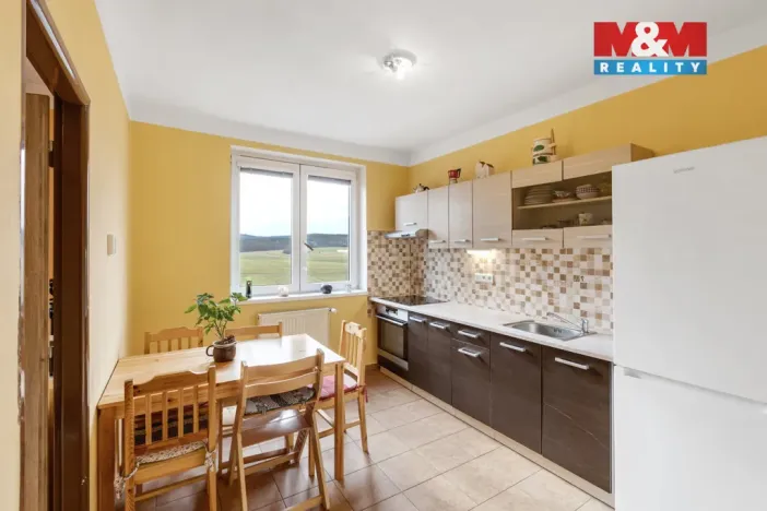 Prodej bytu 3+1, Bzová, 75 m2