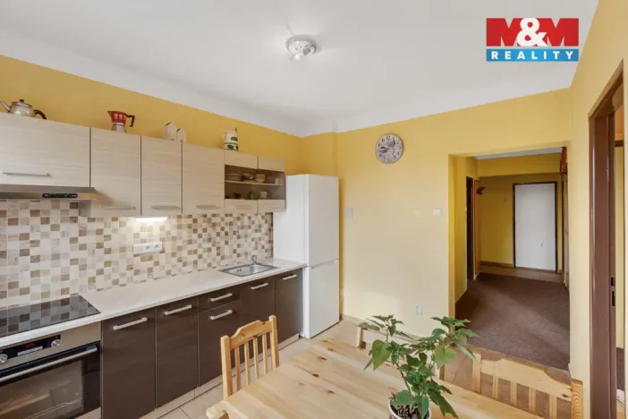 Prodej bytu 3+1, Bzová, 75 m2