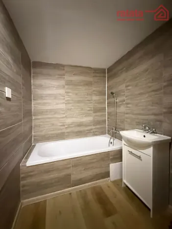 Pronájem bytu 2+1, Klášterec nad Ohří, Jana Ámose Komenského, 60 m2