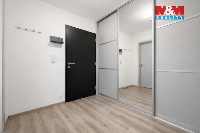 Pronájem bytu 2+kk, Praha - Hloubětín, Lehovecká, 57 m2