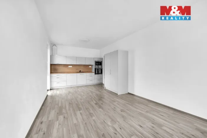 Pronájem bytu 2+kk, Pardubice - Pardubičky, Nová Tesla, 46 m2