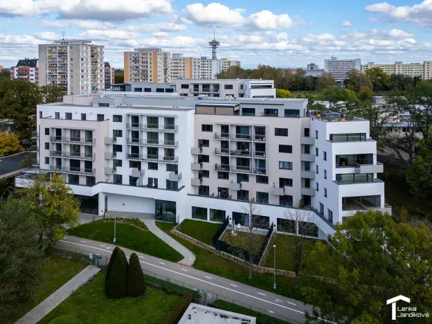 Pronájem bytu 2+kk, Pardubice - Zelené Předměstí, nábřeží Závodu míru, 78 m2