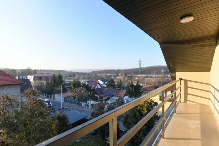 Pronájem apartmánu, Praha - Hloubětín, Aloisovská, 340 m2