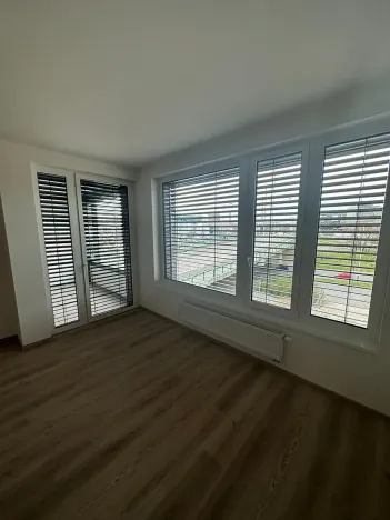 Pronájem bytu 2+kk, Praha - Holešovice, U Pergamenky, 54 m2