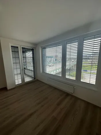 Pronájem bytu 2+kk, Praha - Holešovice, U Pergamenky, 54 m2