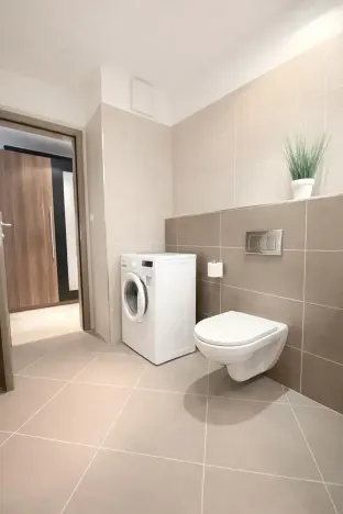 Pronájem bytu 2+kk, Praha - Letňany, Hlučkova, 58 m2