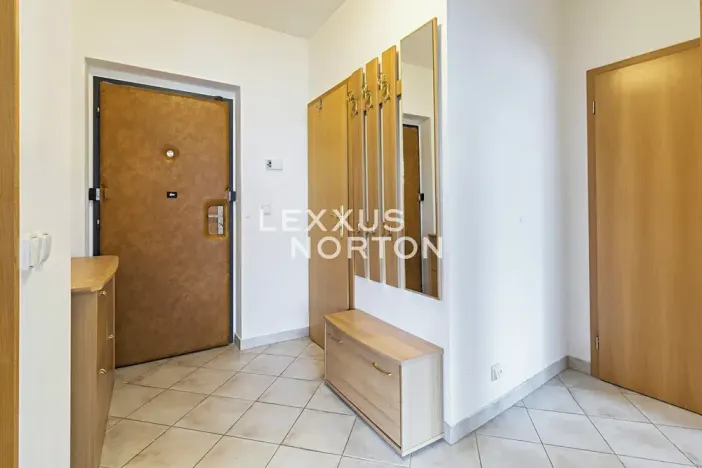 Prodej bytu 2+kk, Praha - Libeň, Nad Okrouhlíkem, 66 m2