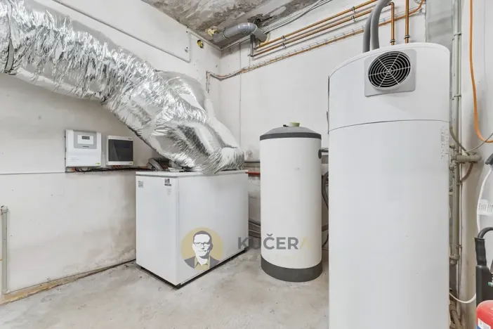 Prodej skladu, Kostelec nad Labem, Neratovická, 3457 m2