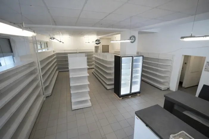 Pronájem obchodního prostoru, Praha - Holešovice, Ortenovo náměstí, 150 m2