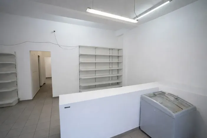 Pronájem obchodního prostoru, Praha - Holešovice, Ortenovo náměstí, 150 m2