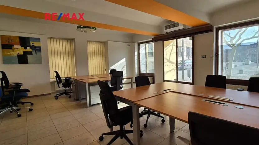 Pronájem obchodního prostoru, Mladá Boleslav, Bělská, 118 m2