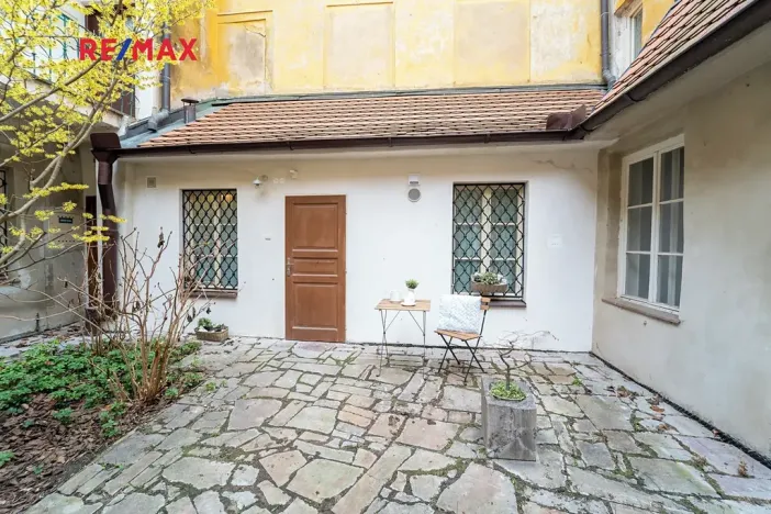 Prodej bytu 3+1, Praha - Malá Strana, Nebovidská, 57 m2