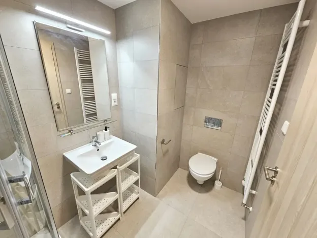 Pronájem bytu 1+kk, Praha - Hloubětín, Poděbradská, 33 m2