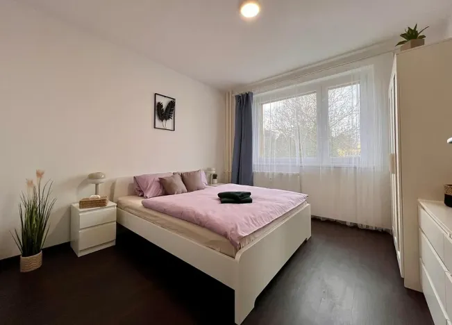 Pronájem bytu 2+kk, Karlovy Vary, Charkovská, 48 m2