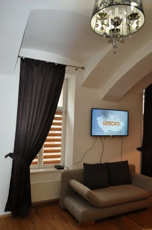 Pronájem bytu 1+kk, Praha - Bubeneč, U studánky, 37 m2