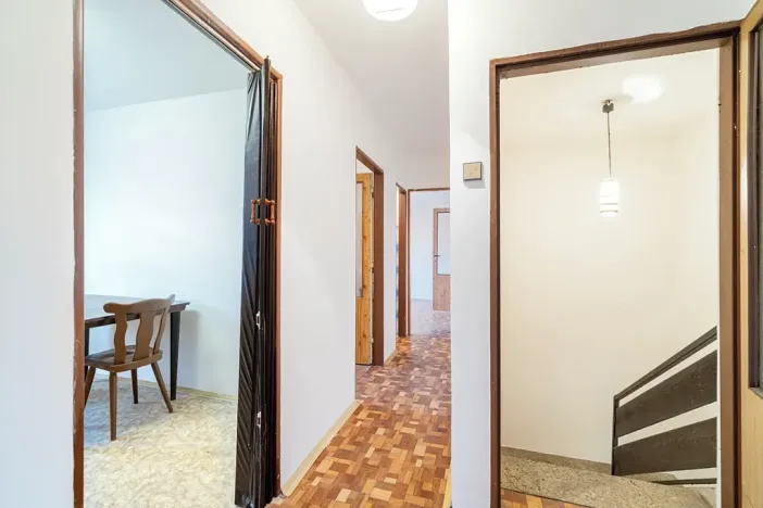 Prodej rodinného domu, Běštín, 193 m2