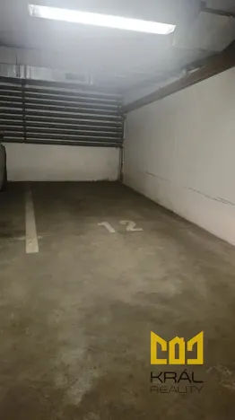 Pronájem garážového stání, Praha - Záběhlice, Záběhlická, 12 m2