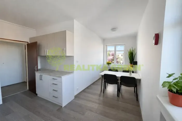 Pronájem komerční nemovitosti, Zlín, Ševcovská, 110 m2