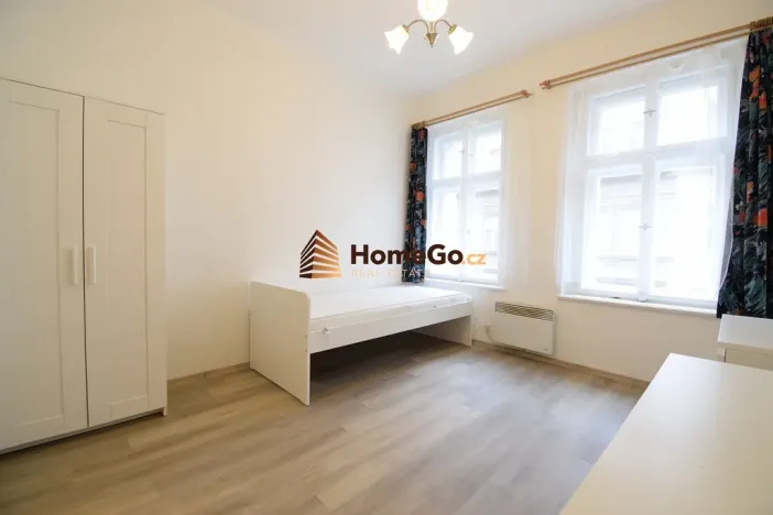 Pronájem bytu 1+kk, Praha - Vršovice, Sevastopolská, 17 m2