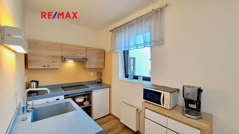 Pronájem bytu 1+kk, Praha - Podolí, Na hřebenech I, 34 m2