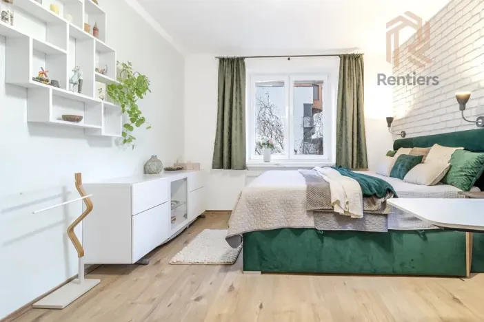 Pronájem bytu 2+1, Praha - Kobylisy, Březiněveská, 69 m2