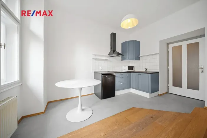 Prodej bytu 2+kk, Praha - Vršovice, Vršovické náměstí, 38 m2