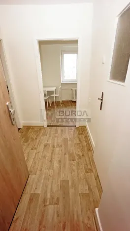 Pronájem bytu 1+1, Neratovice, 27 m2