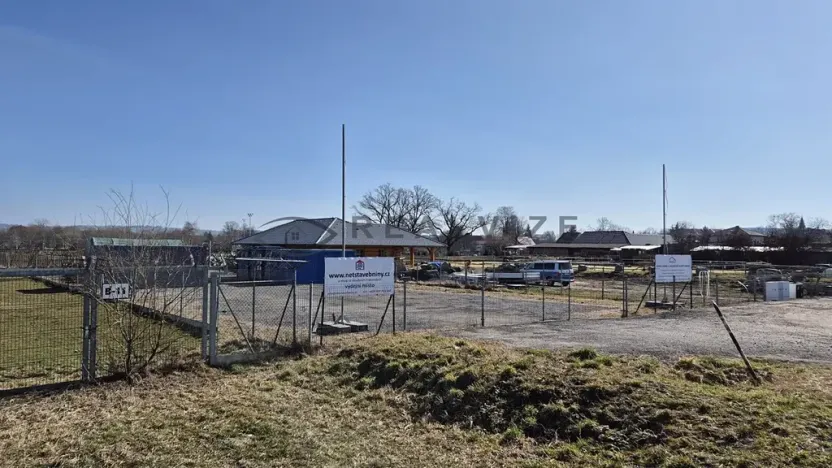 Prodej komerčního pozemku, Planá, 1983 m2