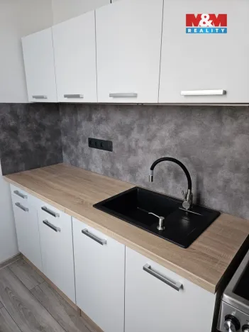 Pronájem bytu 2+kk, Plzeň, Lobezská, 46 m2