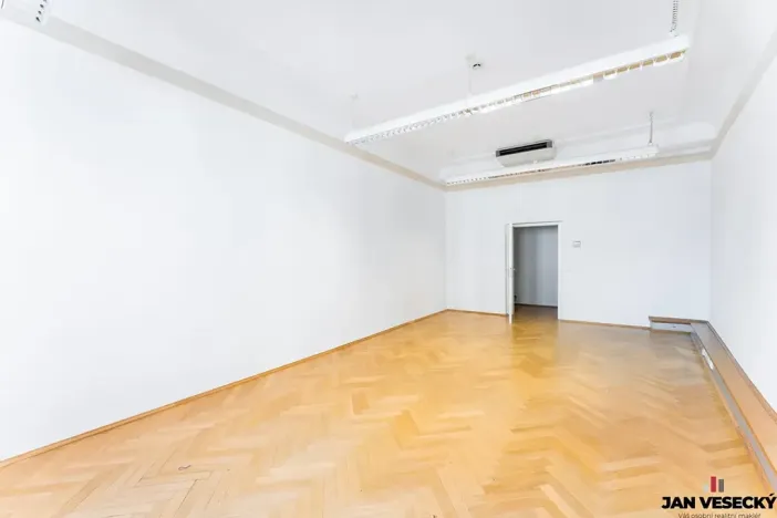 Pronájem kanceláře, Praha - Hradčany, Loretánské náměstí, 36 m2