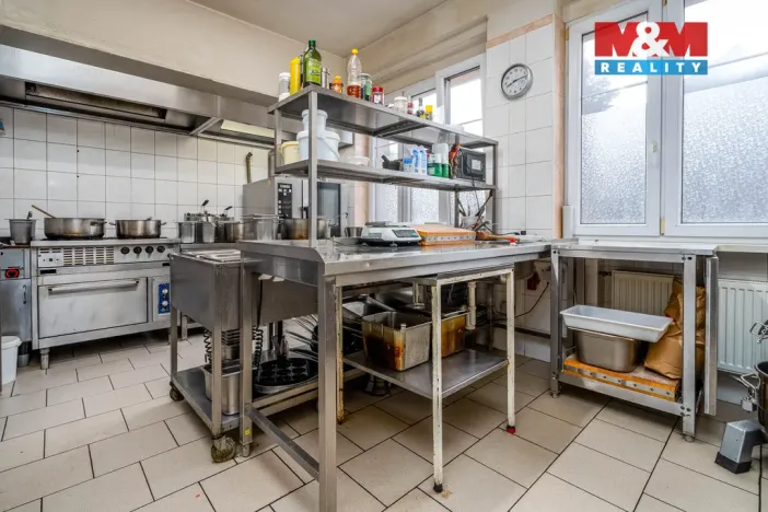 Pronájem restaurace, Praha, Rožnovská, 328 m2