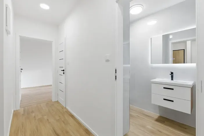 Pronájem bytu 2+kk, Karlovy Vary, Šmeralova, 50 m2