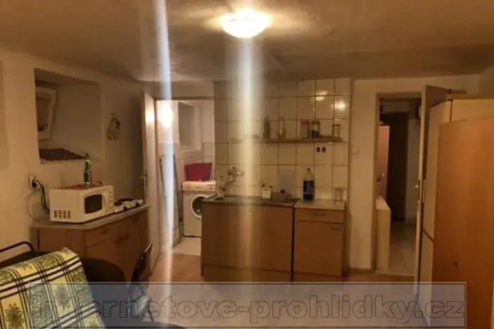 Pronájem bytu 1+kk, Praha - Ruzyně, Stochovská, 32 m2