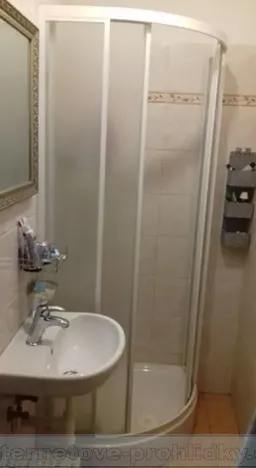 Pronájem bytu 1+kk, Praha - Ruzyně, Stochovská, 32 m2