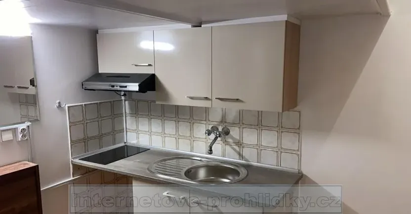 Pronájem bytu 1+kk, Praha - Břevnov, U první baterie, 16 m2