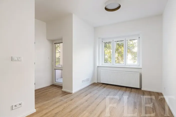 Pronájem bytu 1+kk, Praha - Žižkov, Biskupcova, 38 m2