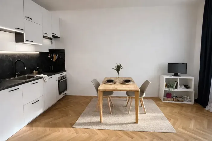Pronájem bytu 2+kk, Praha - Vinohrady, Hradecká, 38 m2