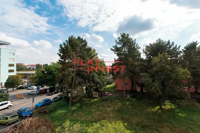 Pronájem bytu 1+kk, Praha - Kobylisy, Vršní, 28 m2