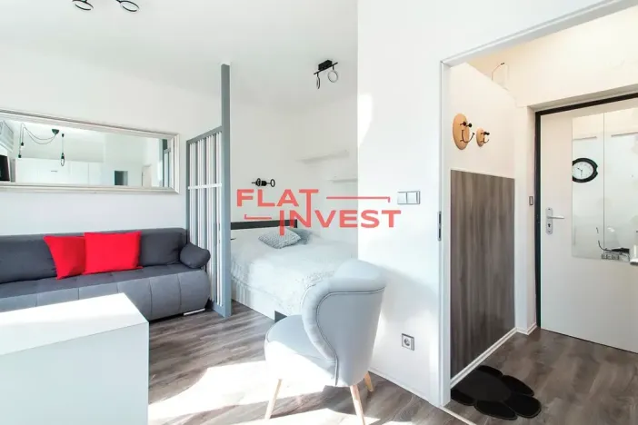 Pronájem bytu 1+kk, Praha - Kobylisy, Vršní, 28 m2