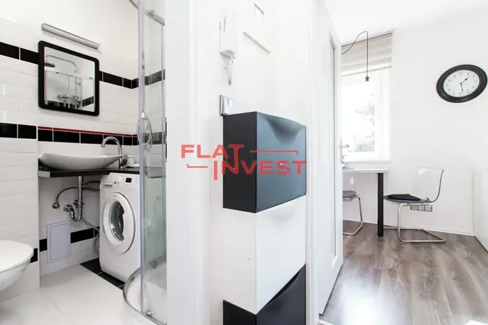 Pronájem bytu 1+kk, Praha - Kobylisy, Vršní, 28 m2