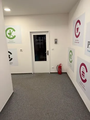 Pronájem kanceláře, Praha - Vysočany, Sokolovská, 135 m2