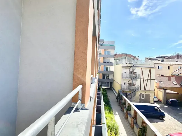 Pronájem bytu 1+kk, Praha - Vršovice, Petrohradská, 30 m2