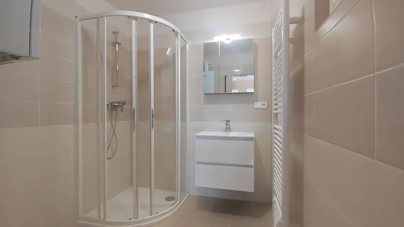 Pronájem bytu 2+kk, Hradec Králové, Letců, 48 m2