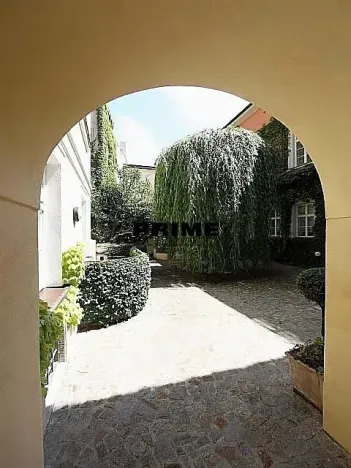 Pronájem bytu 2+1, Praha - Malá Strana, Vlašská, 73 m2