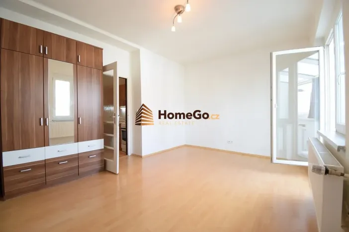 Pronájem bytu 1+kk, Praha - Nusle, U gymnázia, 48 m2