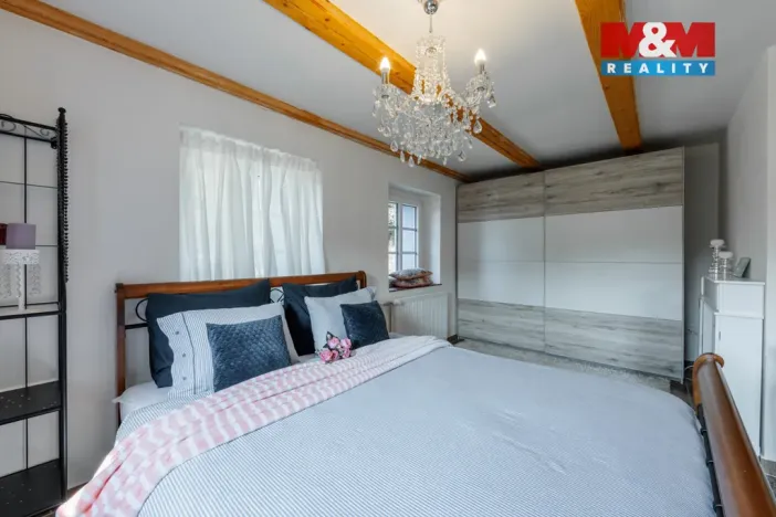 Prodej rodinného domu, Libá, 228 m2