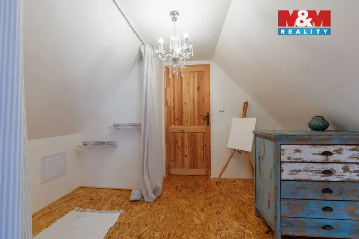 Prodej rodinného domu, Libá, 228 m2